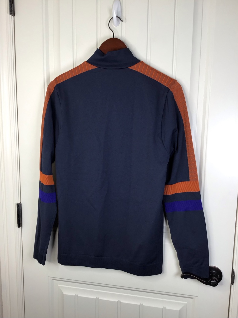 Cotopaxi Debajo Seamless Baselayer Quarter Zip in Ink Stripes Size Small. - Picture 4 of 6